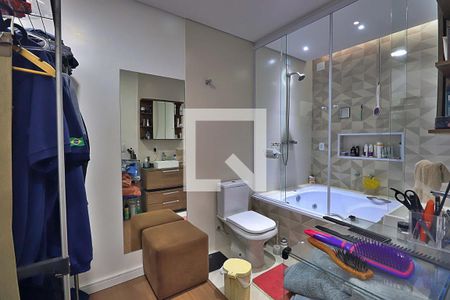 Casa à venda com 210m², 3 quartos e 3 vagasBanheiro da Suíte 3