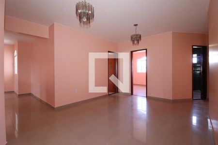 Sala de casa para alugar com 4 quartos, 122m² em Taguatinga Norte (taguatinga), Brasília