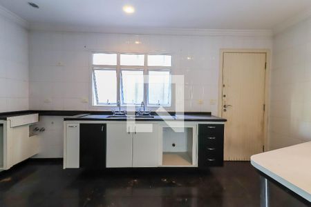 Casa à venda com 350m², 4 quartos e 7 vagasCozinha