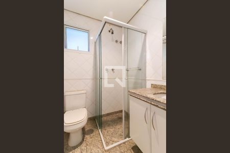 Casa à venda com 350m², 4 quartos e 7 vagasBanheiro da Suíte 2