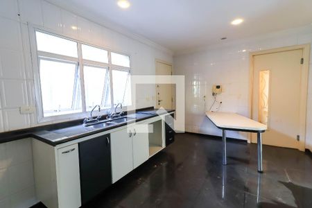 Casa à venda com 350m², 4 quartos e 7 vagasCozinha