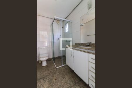 Casa à venda com 350m², 4 quartos e 7 vagasBanheiro da Piscina