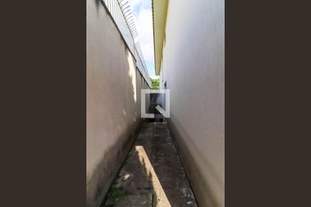 Casa à venda com 350m², 4 quartos e 7 vagasCorredor Externo