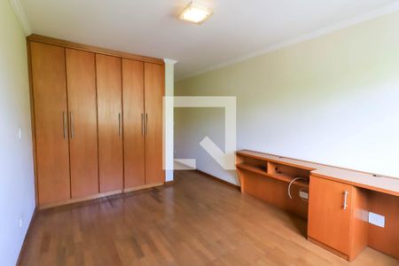 Casa à venda com 350m², 4 quartos e 7 vagasSuíte 2