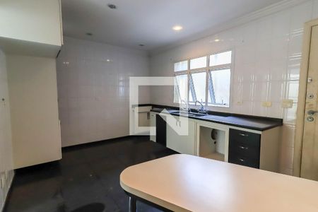 Casa à venda com 350m², 4 quartos e 7 vagasCozinha