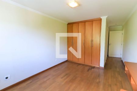 Casa à venda com 350m², 4 quartos e 7 vagasSuíte 2
