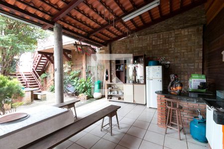 Casa à venda com 240m², 3 quartos e 3 vagas Casa à venda com 240m², 3 quartos e 3 vagasVaranda gourmet