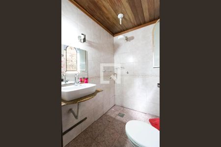 Casa à venda com 240m², 3 quartos e 3 vagas Casa à venda com 240m², 3 quartos e 3 vagasBanheiro Social