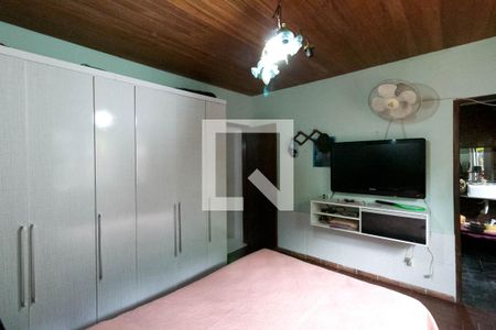 Casa à venda com 240m², 3 quartos e 3 vagas Casa à venda com 240m², 3 quartos e 3 vagasQuarto Suíte