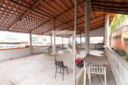 Casa à venda com 240m², 3 quartos e 3 vagas Casa à venda com 240m², 3 quartos e 3 vagasTerraço