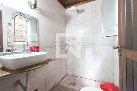 Casa à venda com 240m², 3 quartos e 3 vagas Casa à venda com 240m², 3 quartos e 3 vagasBanheiro Social