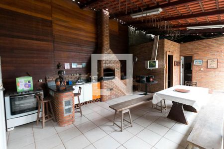 Casa à venda com 240m², 3 quartos e 3 vagas Casa à venda com 240m², 3 quartos e 3 vagasVaranda gourmet