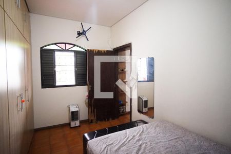 Casa à venda com 200m², 3 quartos e 5 vagasQuarto 3