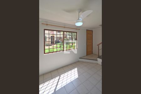 Sala de casa de condomínio para alugar com 2 quartos, 59m² em Residencial Burato, Campinas