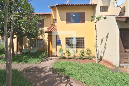 Casa de condomínio para alugar com 59m², 2 quartos e 1 vaga Casa de condomínio para alugar com 59m², 2 quartos e 1 vagaFachada