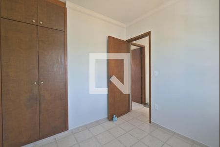 Quarto 2 de casa de condomínio para alugar com 2 quartos, 59m² em Residencial Burato, Campinas