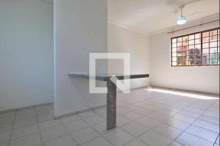 Cozinha de casa de condomínio para alugar com 2 quartos, 59m² em Residencial Burato, Campinas