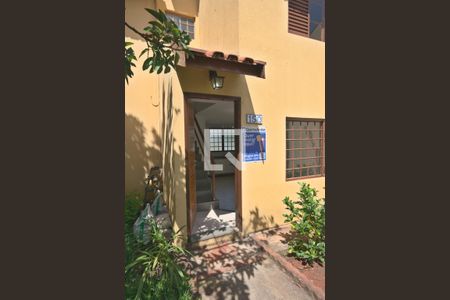 Fachada de casa de condomínio para alugar com 2 quartos, 59m² em Residencial Burato, Campinas