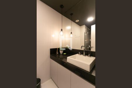 Banheiro de apartamento para alugar com 1 quarto, 30m² em Jardim Nélia, São Paulo