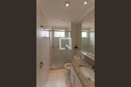 Apartamento à venda com 128m², 4 quartos e 3 vagasBanheiro da Suíte 2