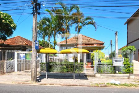 Casa à venda com 594m², 5 quartos e 8 vagasFachada