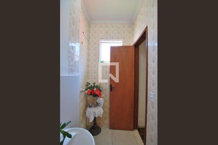 Casa à venda com 594m², 5 quartos e 8 vagasLavabo - Casa 1