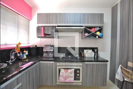 Casa à venda com 594m², 5 quartos e 8 vagasCozinha da casa 2