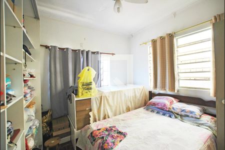 Casa à venda com 594m², 5 quartos e 8 vagasQuarto 3 - Casa 1
