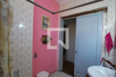 Casa à venda com 594m², 5 quartos e 8 vagasBanheiro - Casa 1