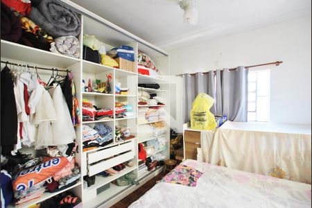 Casa à venda com 594m², 5 quartos e 8 vagasQuarto 3 - Casa 1