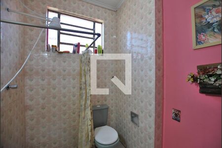 Casa à venda com 594m², 5 quartos e 8 vagasBanheiro - Casa 1