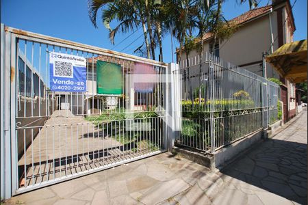 Casa à venda com 594m², 5 quartos e 8 vagasFachada