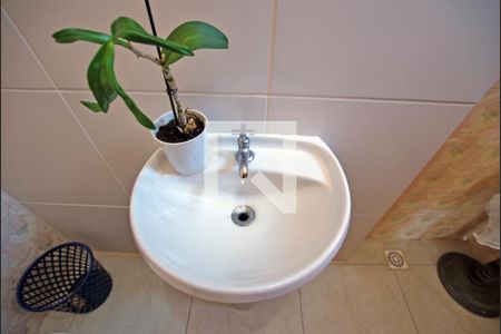 Casa à venda com 594m², 5 quartos e 8 vagasLavabo - Casa 1