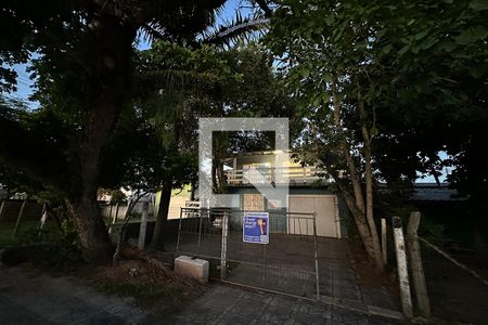 Casa à venda com 300m², 6 quartos e 2 vagasFachada