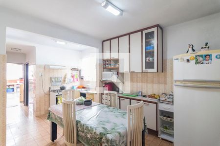 Casa à venda com 231m², 3 quartos e 2 vagas Casa à venda com 231m², 3 quartos e 2 vagasCopa
