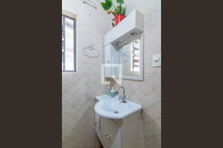 Casa à venda com 231m², 3 quartos e 2 vagas Casa à venda com 231m², 3 quartos e 2 vagasBanheiro