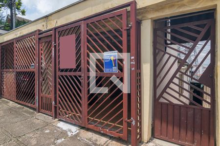 Casa à venda com 231m², 3 quartos e 2 vagas Casa à venda com 231m², 3 quartos e 2 vagasFachada