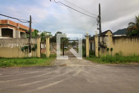 Casa à venda com 340m², 4 quartos e 3 vagasFachada e portaria