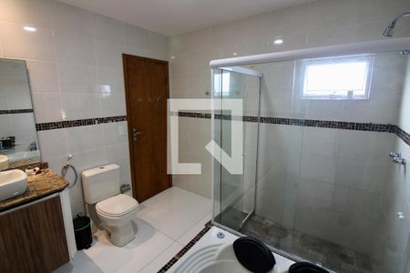 Casa à venda com 340m², 4 quartos e 3 vagasBanheiro da Suíte 1