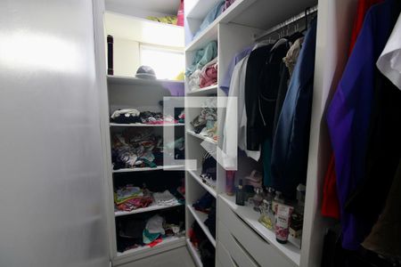 Casa à venda com 340m², 4 quartos e 3 vagasCloset