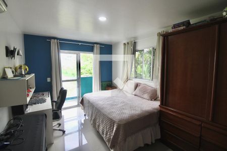 Casa à venda com 340m², 4 quartos e 3 vagasSuíte 2