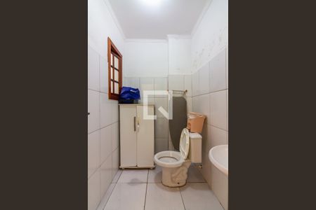 Casa à venda com 58m², 3 quartos e 2 vagas Casa à venda com 58m², 3 quartos e 2 vagasBanheiro de Serviço