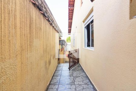 Casa à venda com 58m², 3 quartos e 2 vagas Casa à venda com 58m², 3 quartos e 2 vagasCorredor