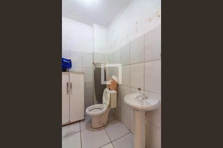 Casa à venda com 58m², 3 quartos e 2 vagas Casa à venda com 58m², 3 quartos e 2 vagasBanheiro de Serviço