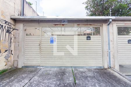 Casa à venda com 58m², 3 quartos e 2 vagas Casa à venda com 58m², 3 quartos e 2 vagasFachada