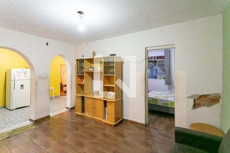 Sala de casa à venda com 6 quartos, 360m² em Santa Inês, Belo Horizonte
