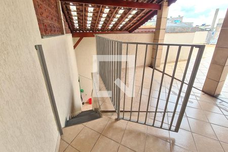 Casa à venda com 240m², 4 quartos e 2 vagasSalão de Festas