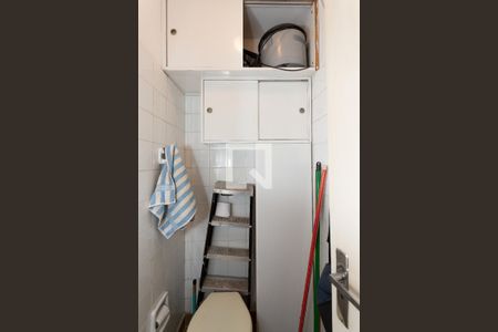 Apartamento para alugar com 90m², 2 quartos e 1 vaga Apartamento para alugar com 90m², 2 quartos e 1 vagaBanheiro de serviço