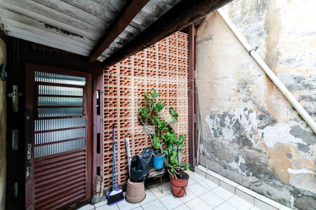 Casa à venda com 252m², 4 quartos e 3 vagas Casa à venda com 252m², 4 quartos e 3 vagasQuintal