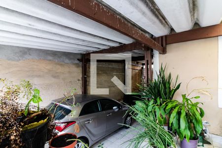 Casa à venda com 252m², 4 quartos e 3 vagas Casa à venda com 252m², 4 quartos e 3 vagasGaragem